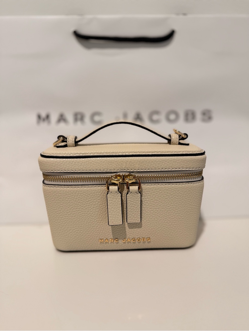 NWT Marc Jacobs groove vanity bag - marshmallow